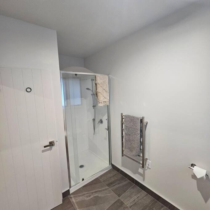 Entire House - Brand New 2 Bedroom House Lower Hutt Exterior photo