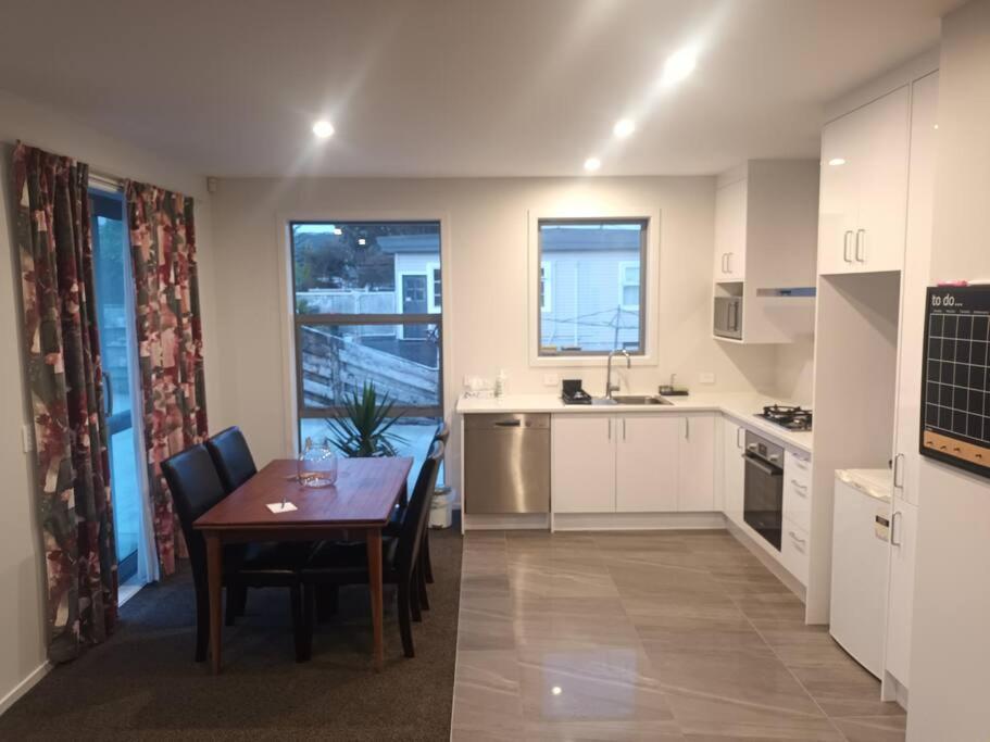Entire House - Brand New 2 Bedroom House Lower Hutt Exterior photo